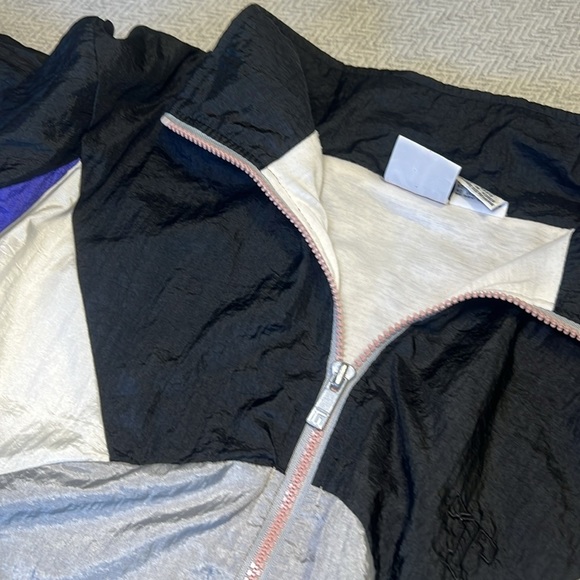 Vintage Black, silver, purple & pink Windbreaker Jacket. Size Large. By Todd 1 - Picture 3 of 13
